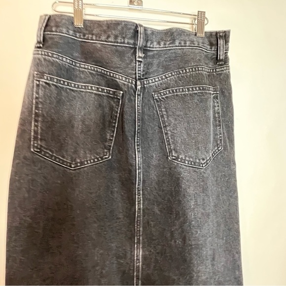 Madewell | Denim Mid-Rise Maxi Skirt in Lunar Wash - Picture 5 of 7